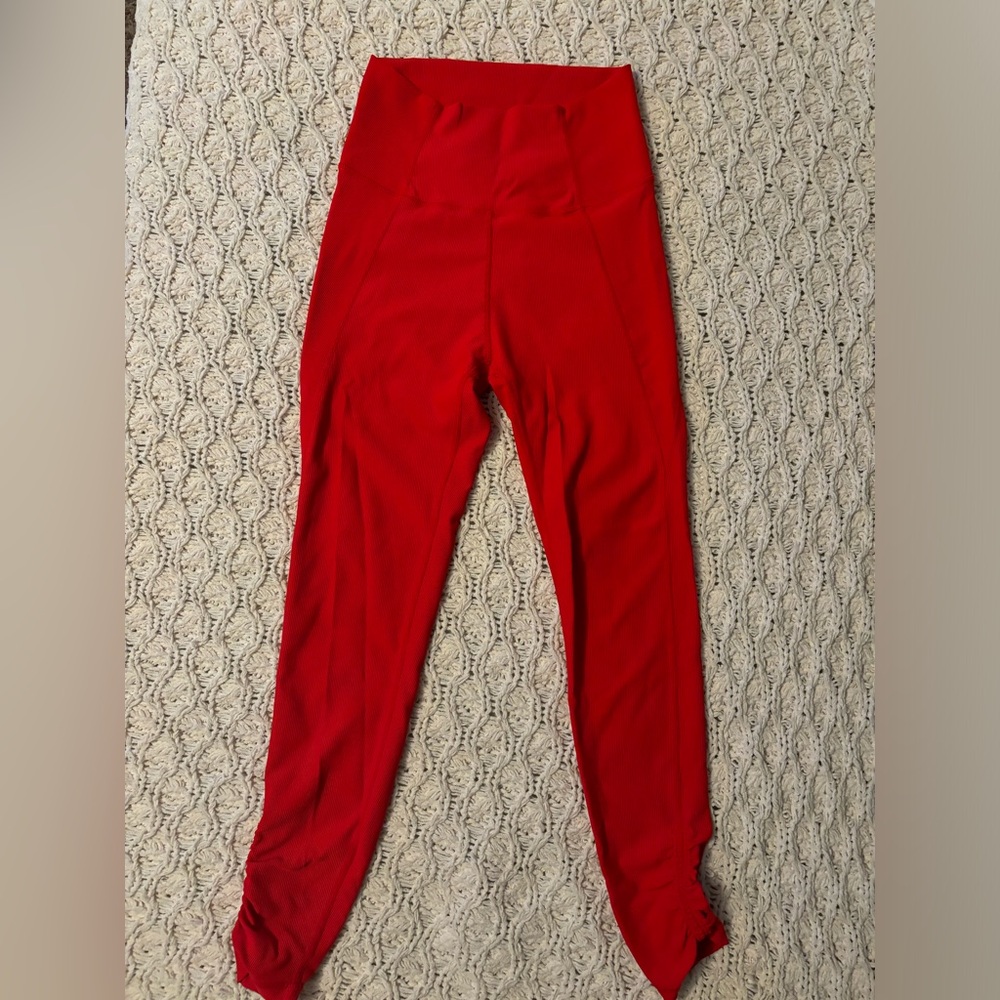 Wilo Red Leggings
